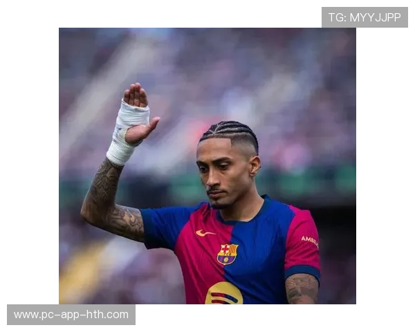 巴萨利用边路纵深，佩德里低传造就拉菲尼亚推射