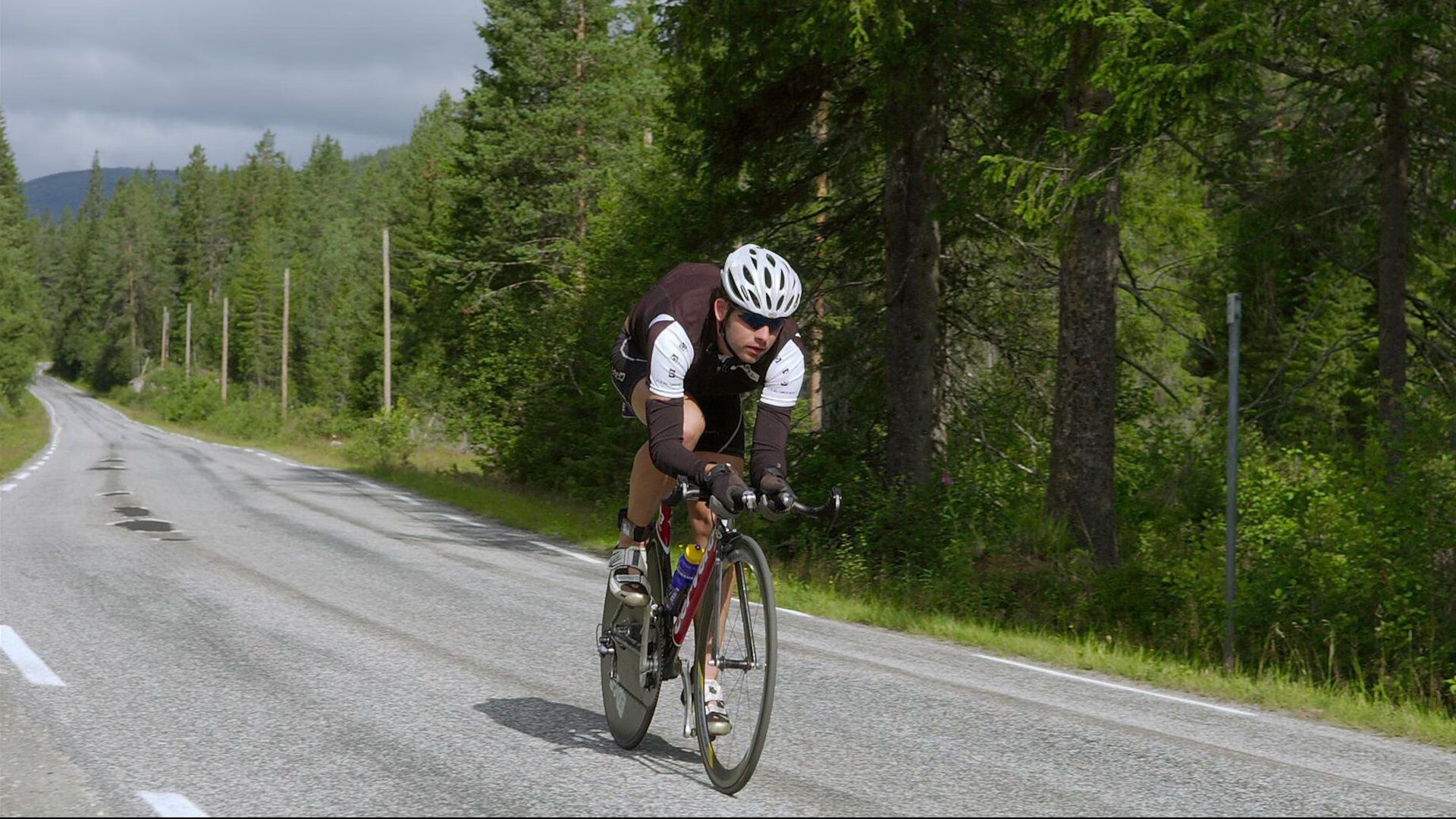 多国运动员参加国际比赛交流